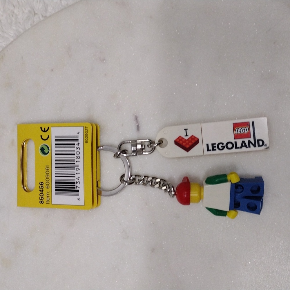 LEGO Legoland Keychains and Police Officer Bundle of 2 - Picture 4 of 6